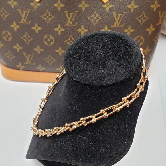 Rose Gold Plated Horse Shoe Necklace Chain - Picture 5 of 5